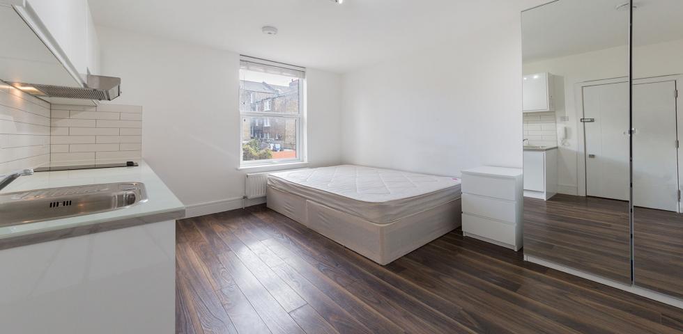 			Studio Apartment, 1 bath, 1 reception Studio			 Kingsgate Road, WEST HAMPSTEAD